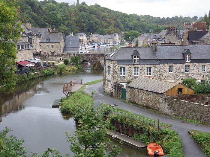 Dinan/immobilier/CENTURY 21 Agence de Bretagne/immobilier dinan location louer appartement meublé vacances propriétaire locatif