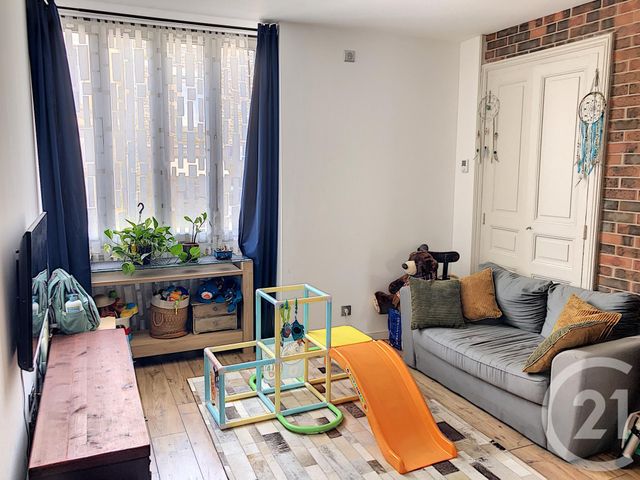 Afficher la photo en grand Appartement T3 à vendre - 3 pièces - 63.38 m2 - DINAN - 22 - BRETAGNE - Century 21 Agence De Bretagne