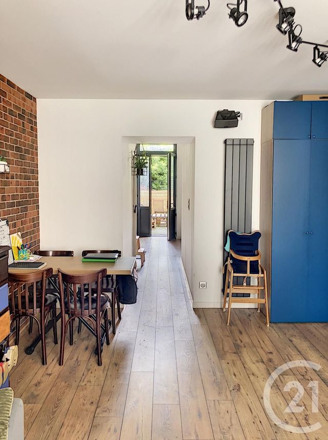 Afficher la photo en grand Appartement T3 à vendre - 3 pièces - 63.38 m2 - DINAN - 22 - BRETAGNE - Century 21 Agence De Bretagne