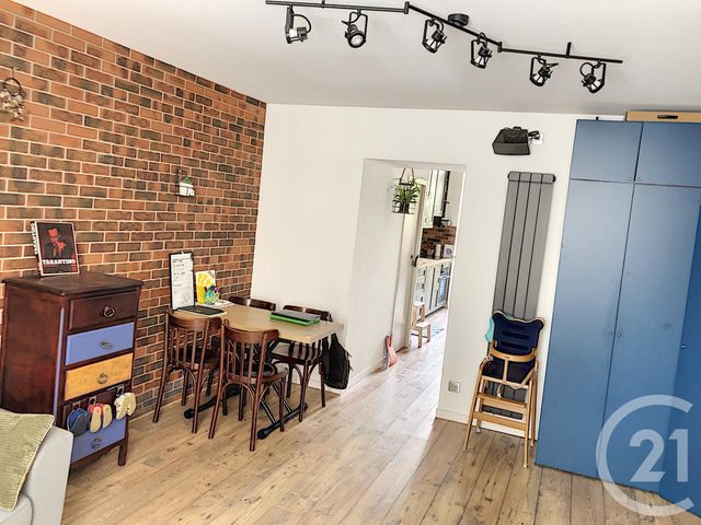 Afficher la photo en grand Appartement T3 à vendre - 3 pièces - 63.38 m2 - DINAN - 22 - BRETAGNE - Century 21 Agence De Bretagne