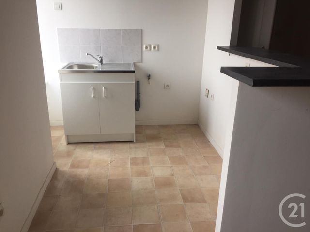 Appartement T2 à louer - 3 pièces - 46.06 m2 - PLUMAUDAN - 22 - BRETAGNE - Century 21 Agence De Bretagne Appartement T2 à louer - 3 pièces - 46.06 m2 - PLUMAUDAN - 22 - BRETAGNE - Century 21 Agence De Bretagne