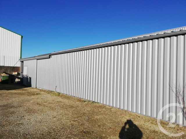 Afficher la photo en grand commerce à louer - 100.0 m2 - TADEN - 22 - BRETAGNE - Century 21 Agence De Bretagne
