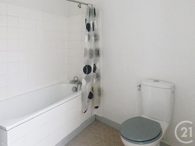 Afficher la photo en grand Appartement F2 à louer - 2 pièces - 44.01 m2 - DINAN - 22 - BRETAGNE - Century 21 Agence De Bretagne