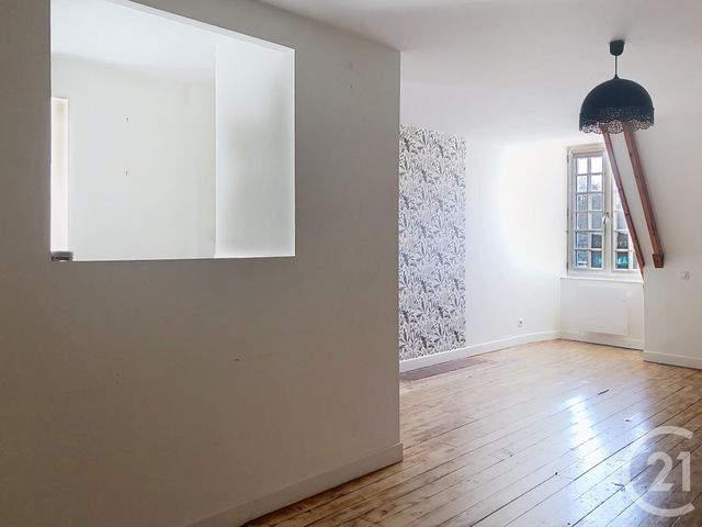 Appartement Duplex à louer - 3 pièces - 55.1 m2 - TADEN - 22 - BRETAGNE - Century 21 Agence De Bretagne