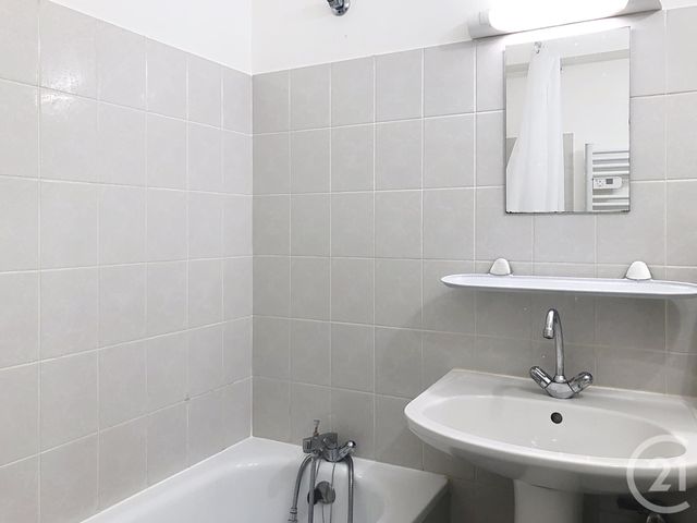 Appartement F2 à louer - 2 pièces - 47.0 m2 - PLANCOET - 22 - BRETAGNE - Century 21 Agence De Bretagne