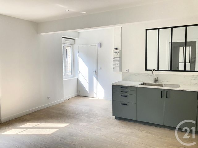 Appartement T2 à louer - 2 pièces - 44.77 m2 - DINAN - 22 - BRETAGNE - Century 21 Agence De Bretagne