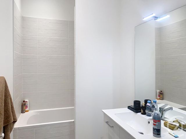 Appartement F4 à louer - 4 pièces - 62.28 m2 - LANVALLAY - 22 - BRETAGNE - Century 21 Agence De Bretagne