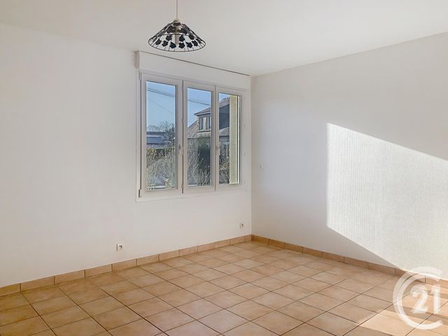 maison à louer - 4 pièces - 106.0 m2 - PLUMAUDAN - 22 - BRETAGNE - Century 21 Agence De Bretagne