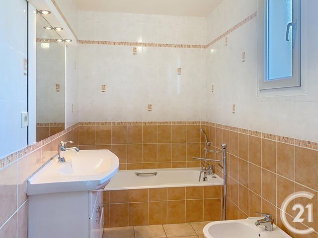 maison à louer - 4 pièces - 106.0 m2 - PLUMAUDAN - 22 - BRETAGNE - Century 21 Agence De Bretagne