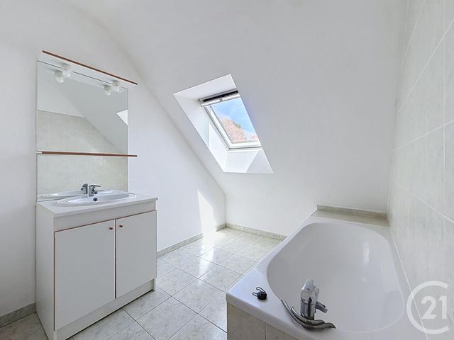 maison à louer - 5 pièces - 92.03 m2 - BOBITAL - 22 - BRETAGNE - Century 21 Agence De Bretagne
