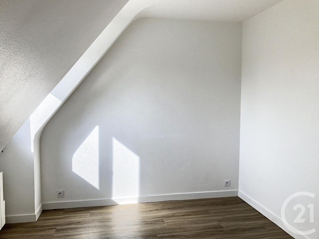 Appartement Studio à louer LANVALLAY